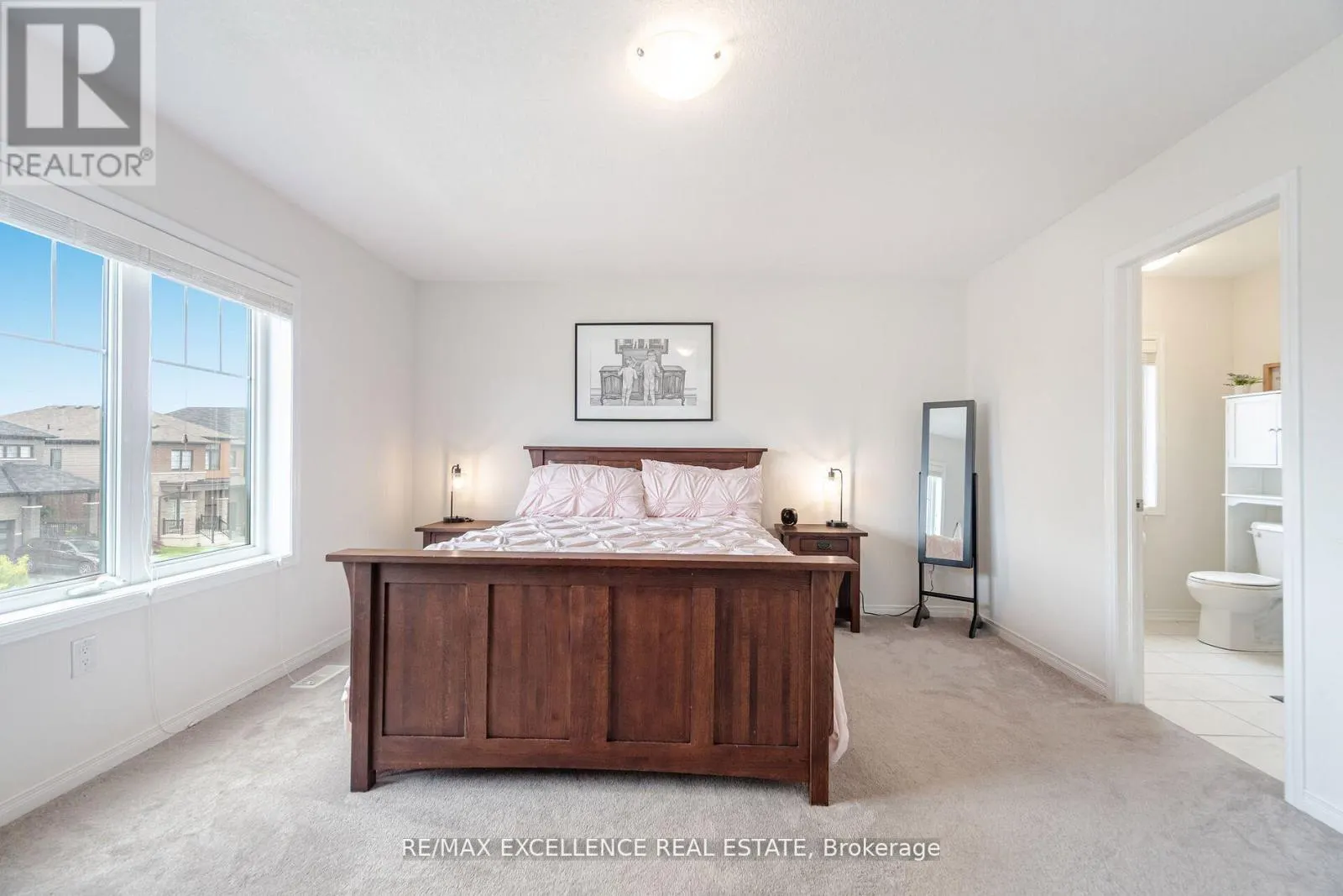 53 OAKTREE DRIVE