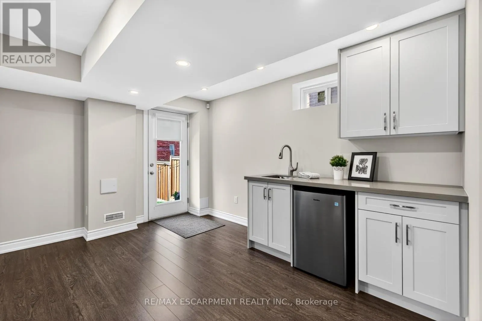 225 SKINNER ROAD