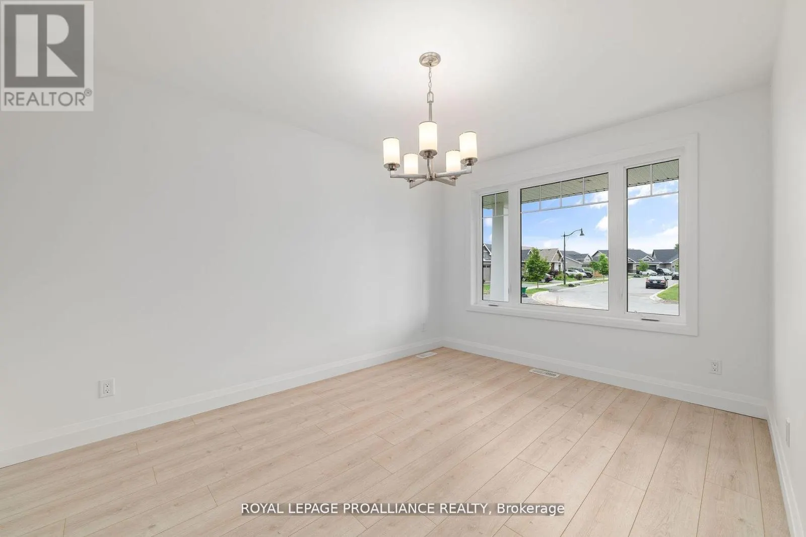 72 STIRLING CRESCENT