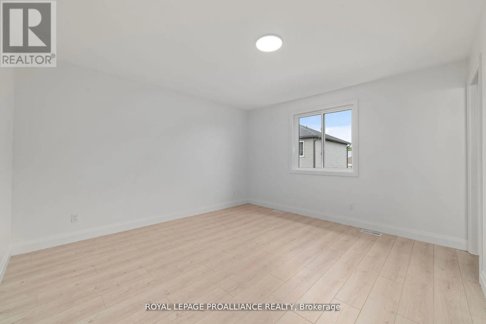 72 STIRLING CRESCENT