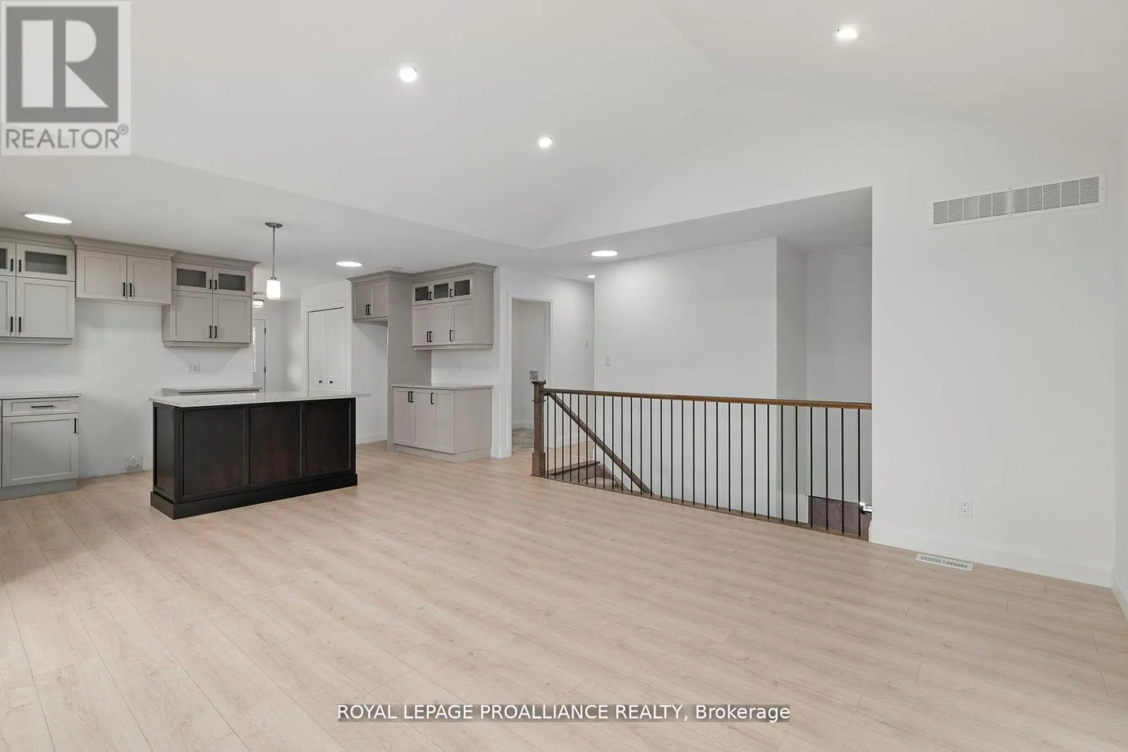 72 STIRLING CRESCENT