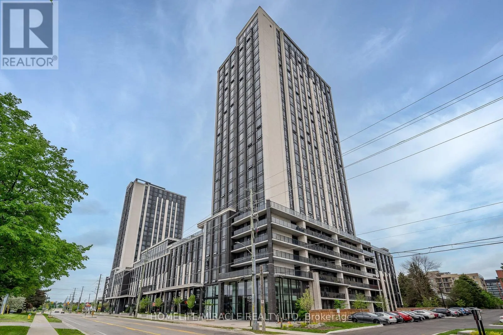 T1-1901 - 330 PHILLIP STREET S