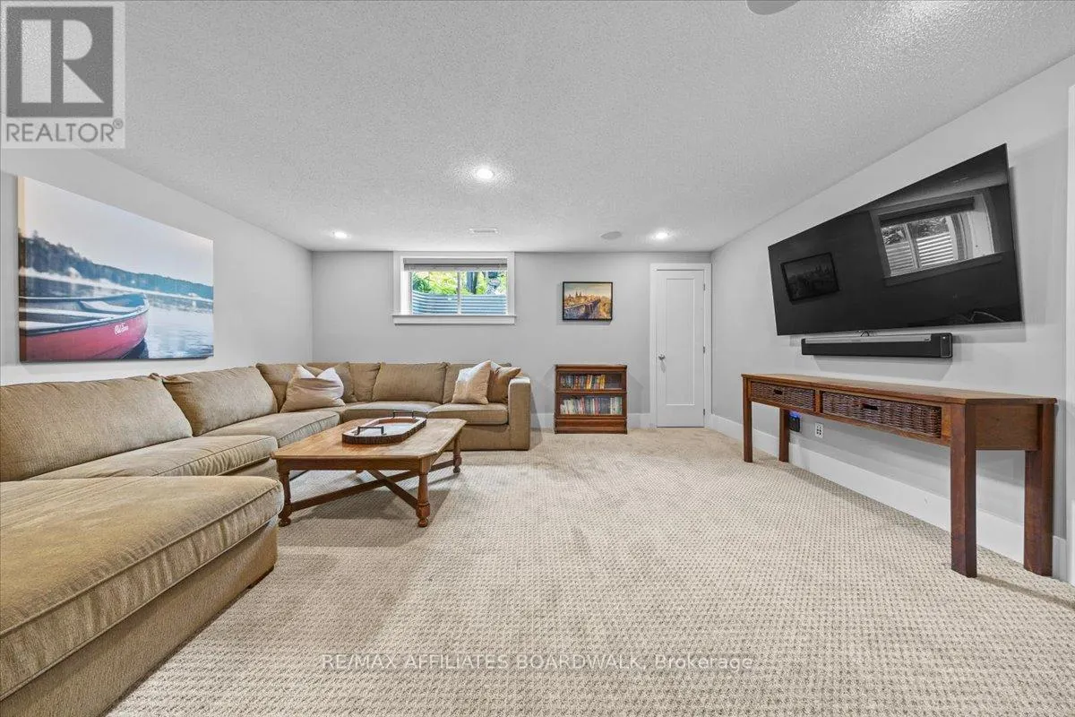506 BRECCIA HEIGHTS