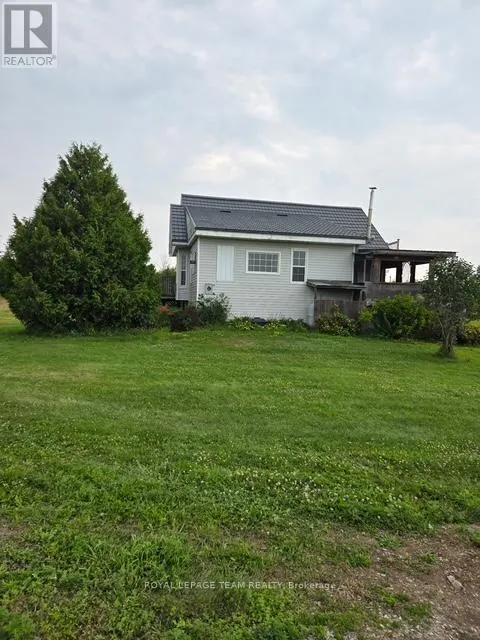 401 STURGESS ROAD S