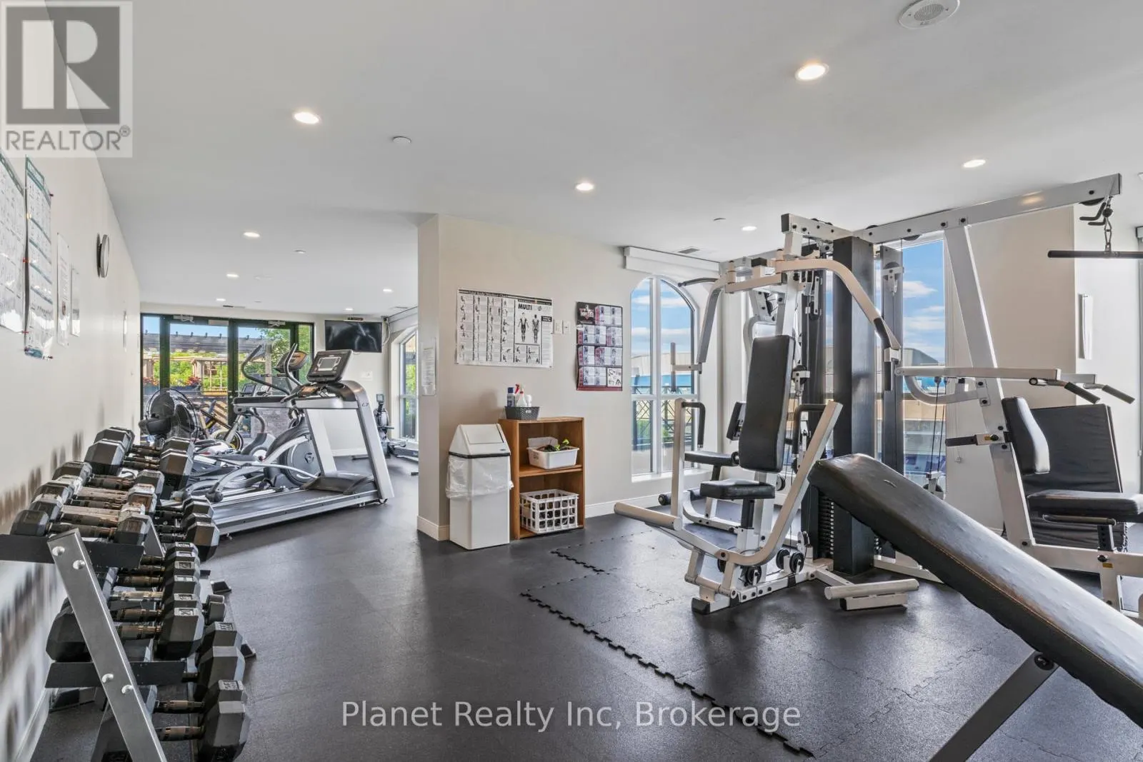 1607 - 160 MACDONELL STREET, #1607