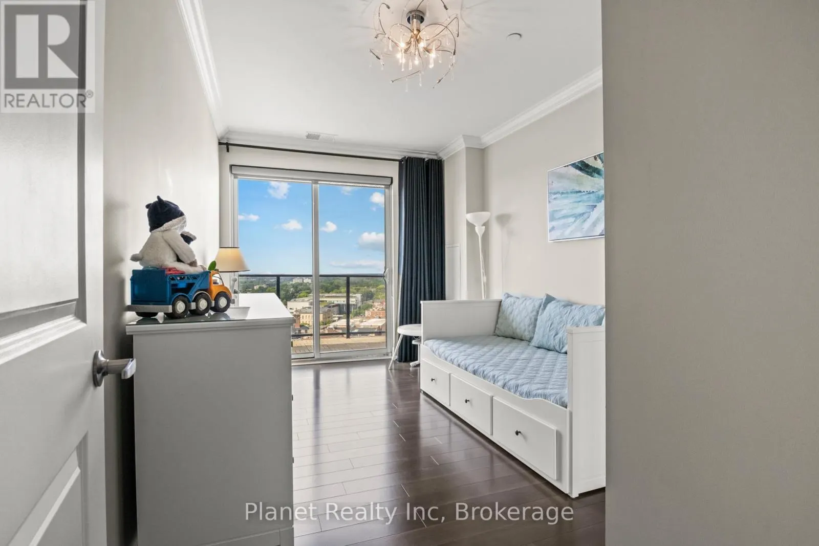 1607 - 160 MACDONELL STREET, #1607