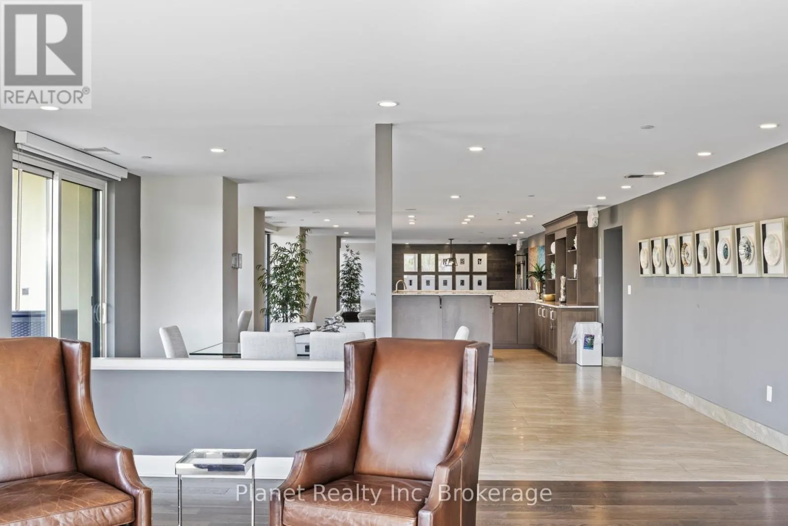 1607 - 160 MACDONELL STREET, #1607