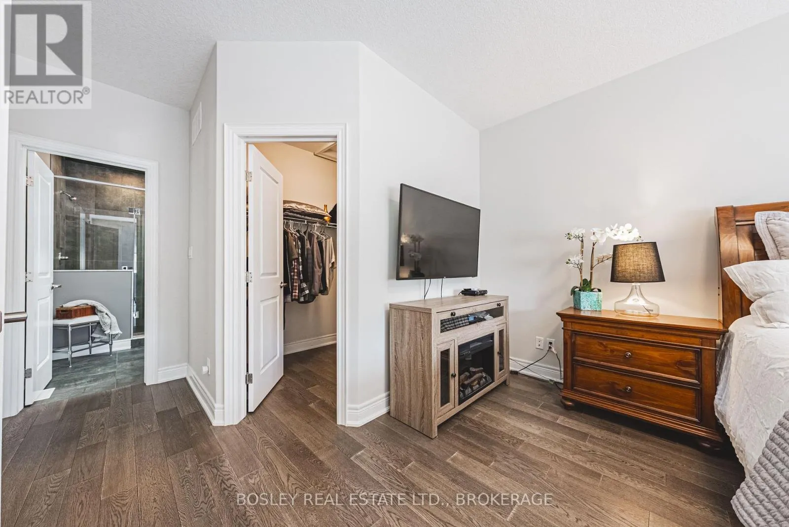 10 - 2848 KING STREET, #10