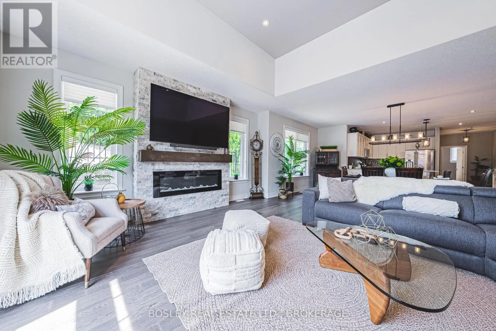 10 - 2848 KING STREET, #10