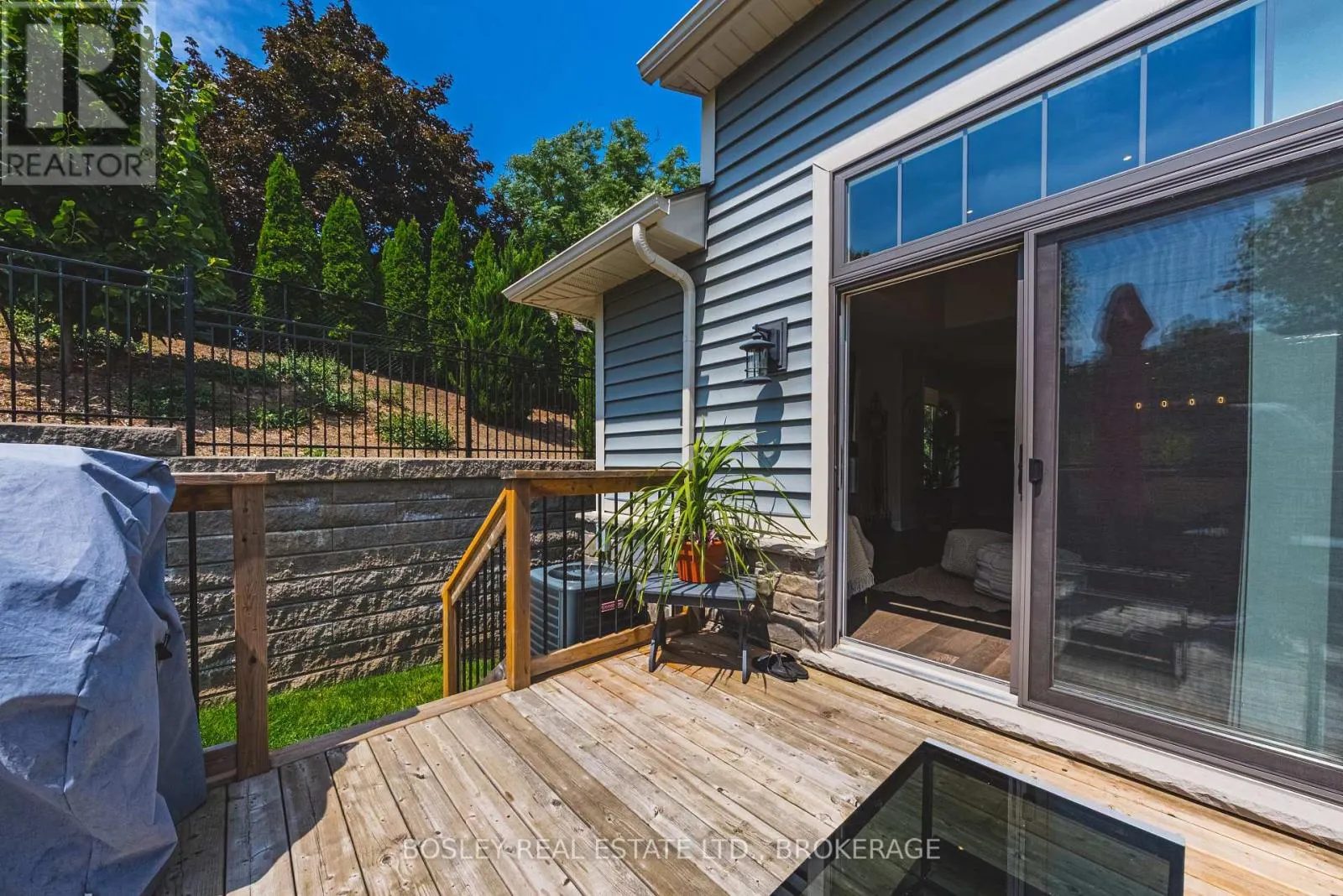 10 - 2848 KING STREET, #10