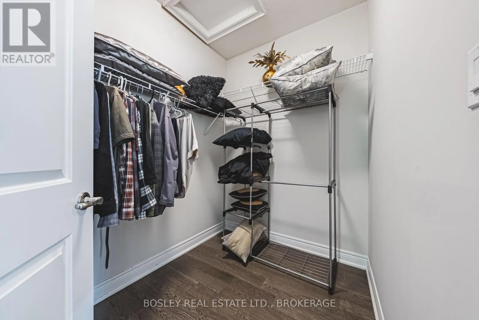 10 - 2848 KING STREET, #10