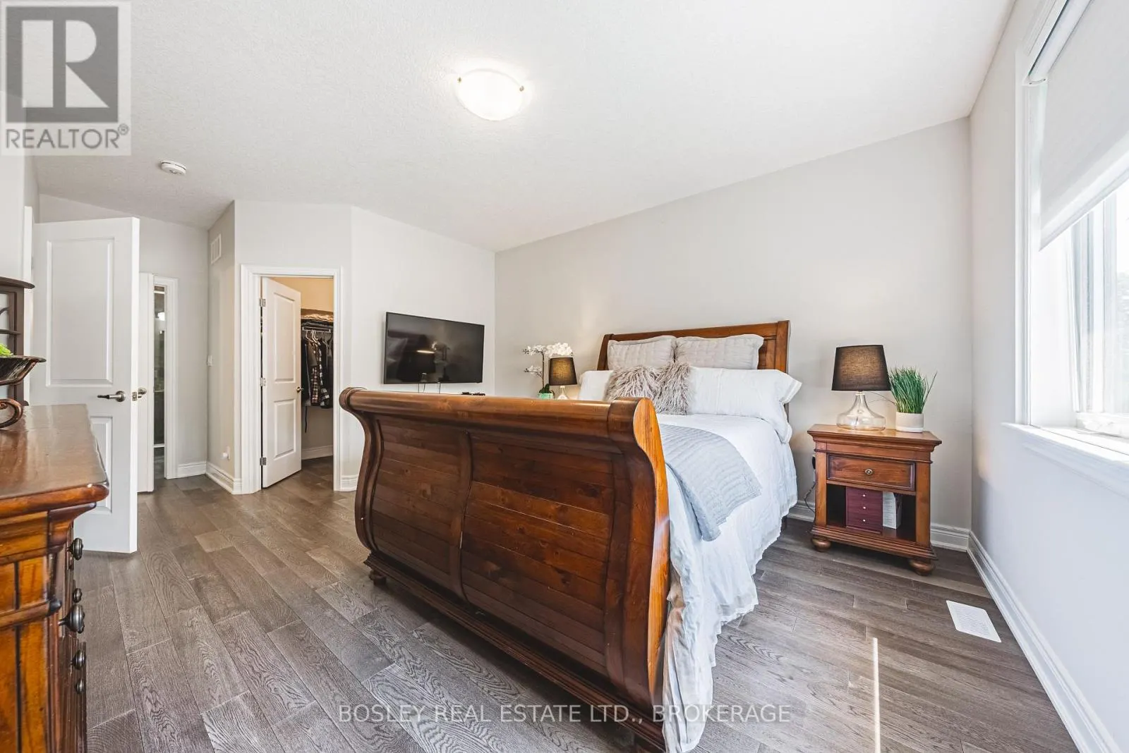 10 - 2848 KING STREET, #10