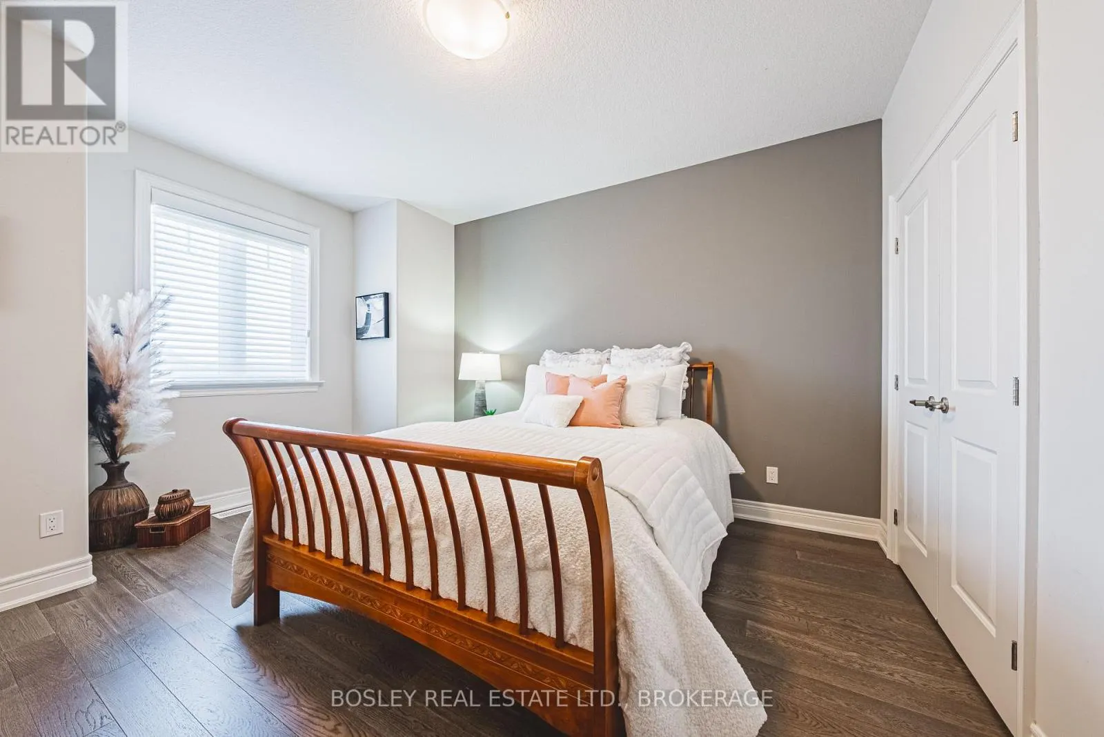 10 - 2848 KING STREET, #10