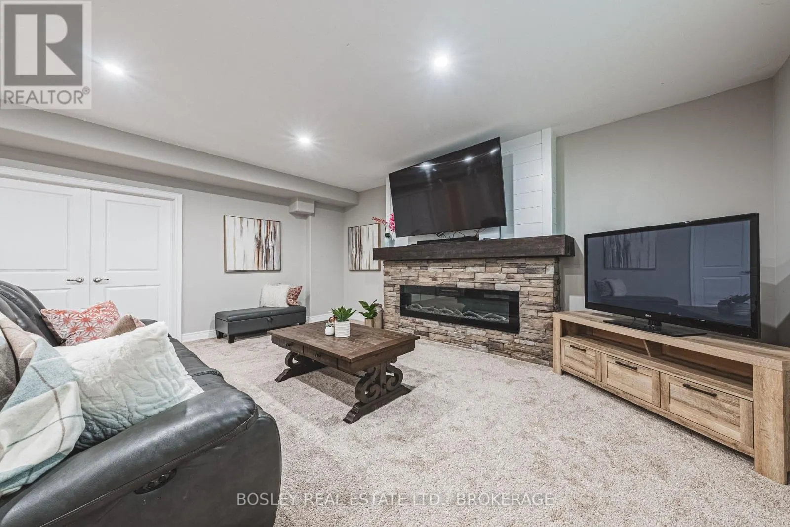 10 - 2848 KING STREET, #10