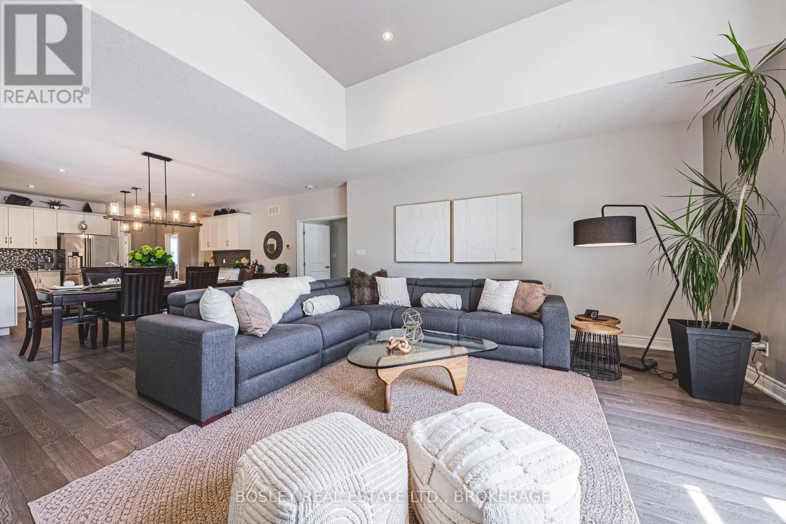 10 - 2848 KING STREET, #10