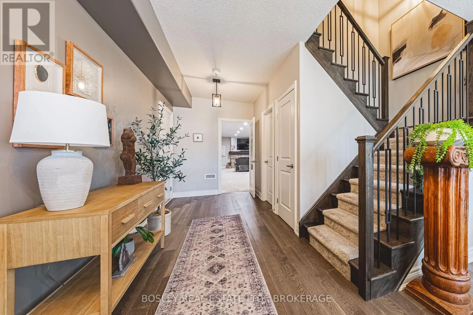 10 - 2848 KING STREET, #10