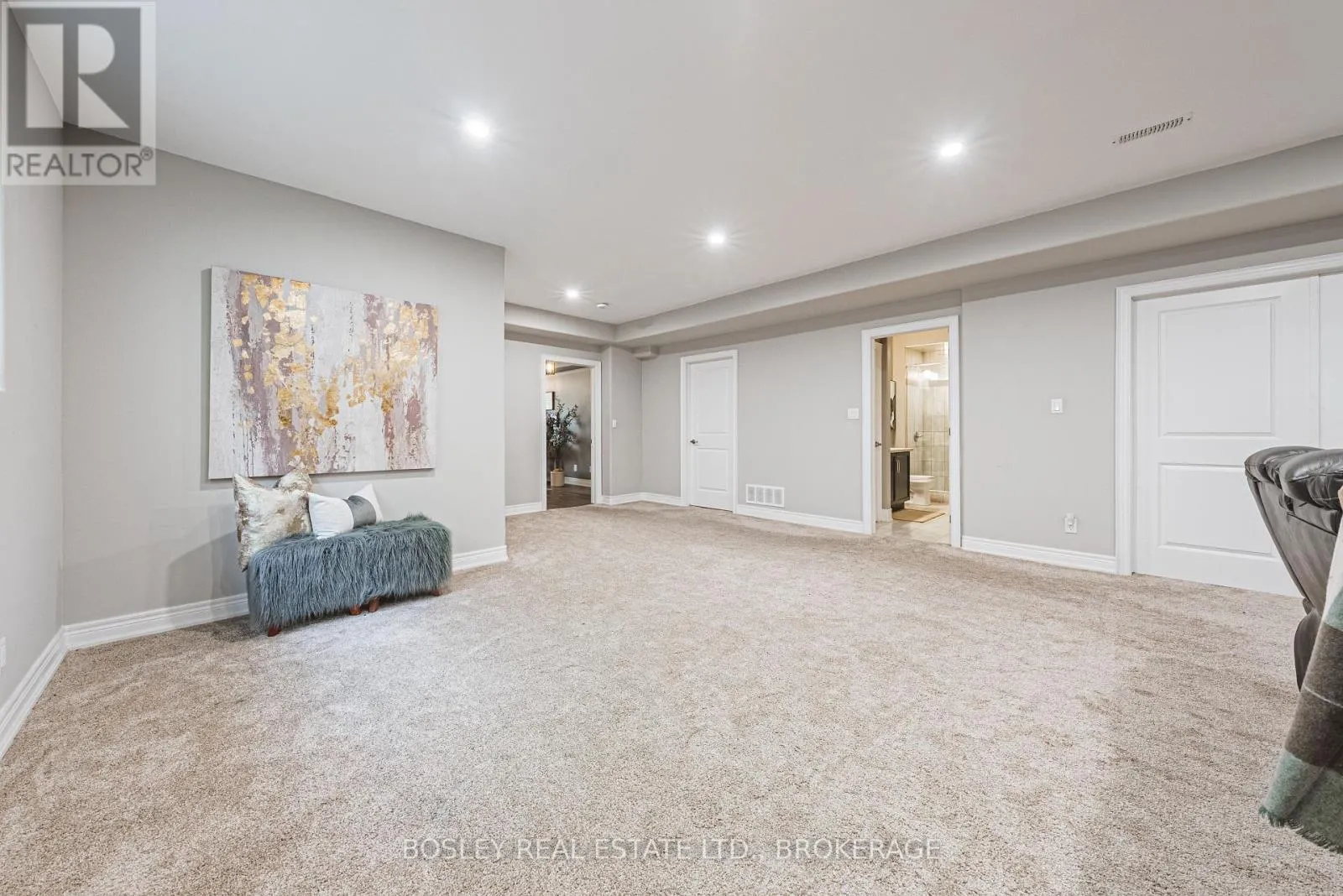 10 - 2848 KING STREET, #10