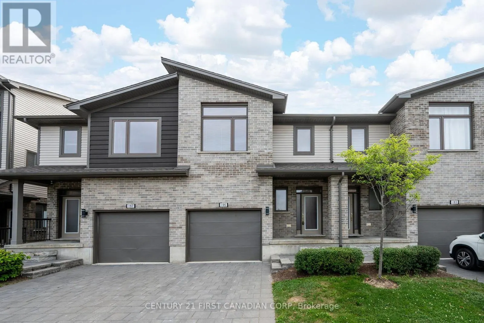 195 - 1960 DALMAGARRY ROAD, #195