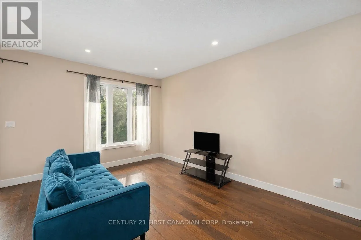 195 - 1960 DALMAGARRY ROAD, #195