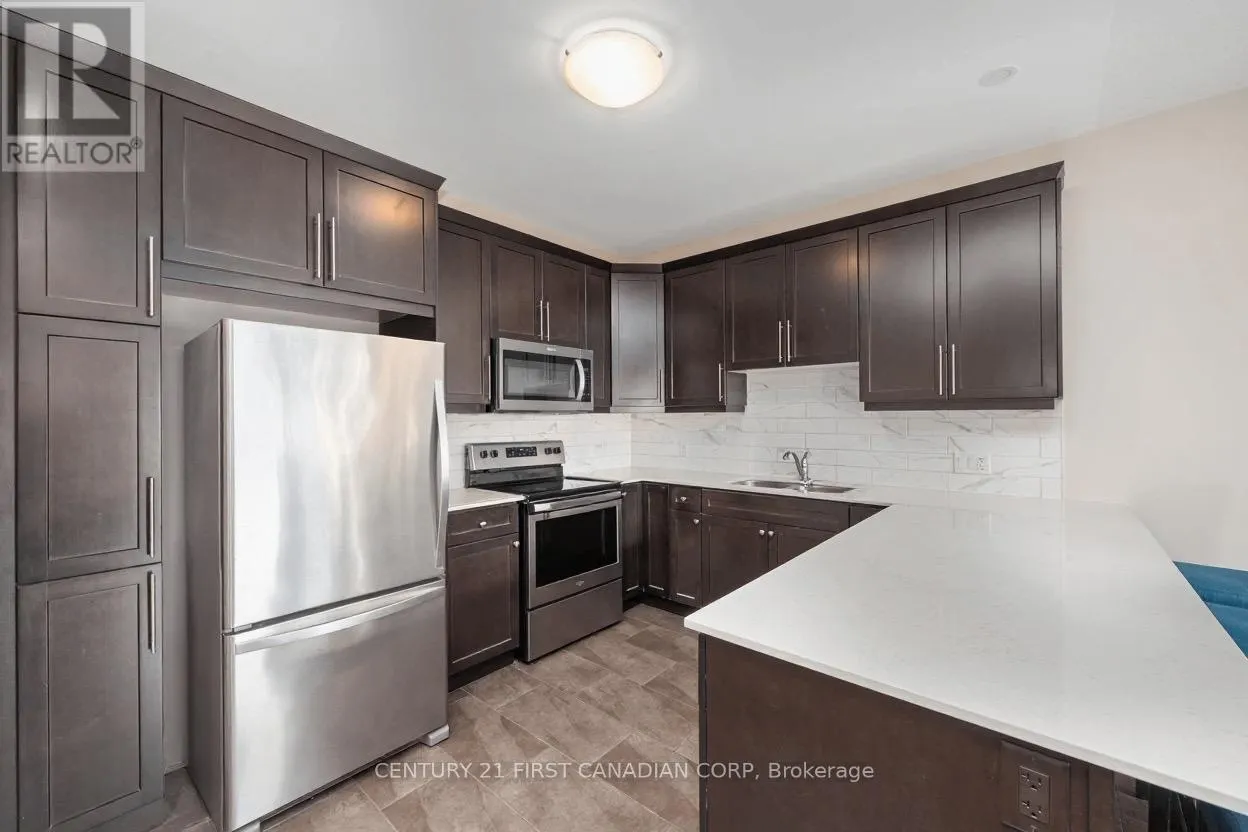 195 - 1960 DALMAGARRY ROAD, #195
