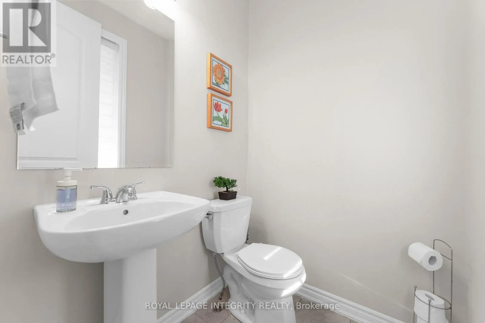 724 VENNECY TERRACE