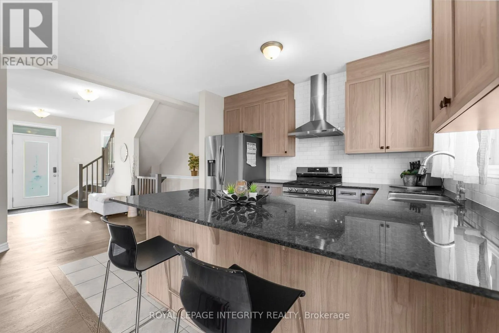 724 VENNECY TERRACE