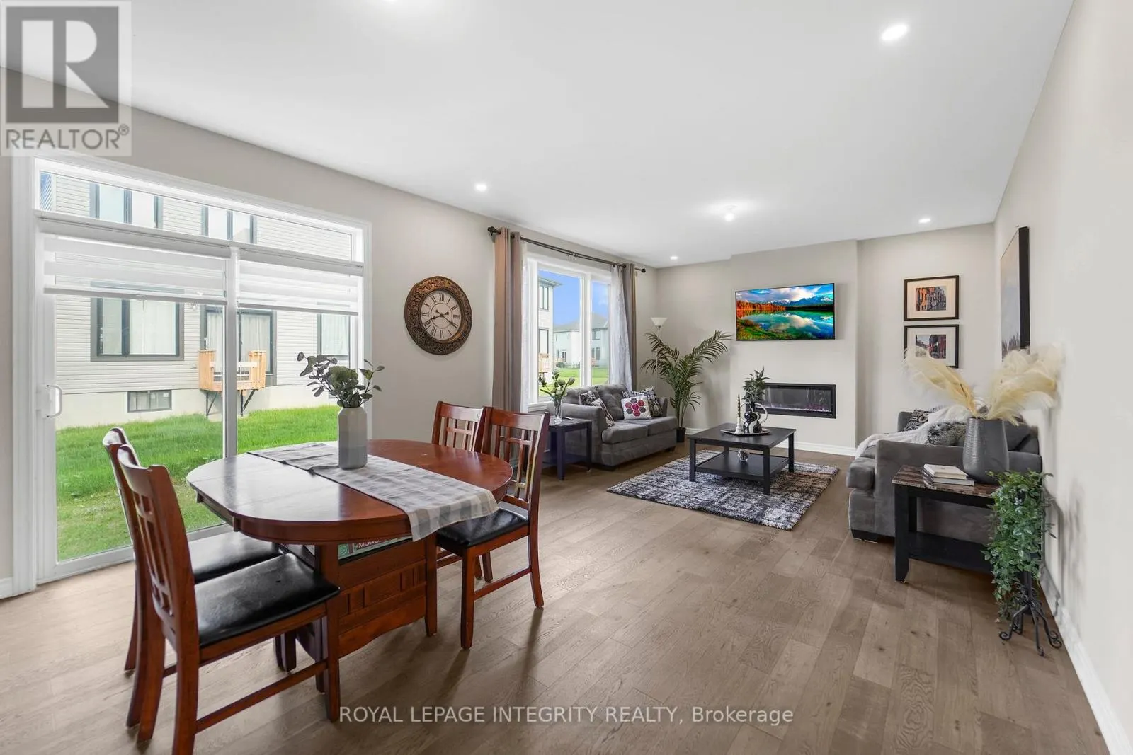 724 VENNECY TERRACE