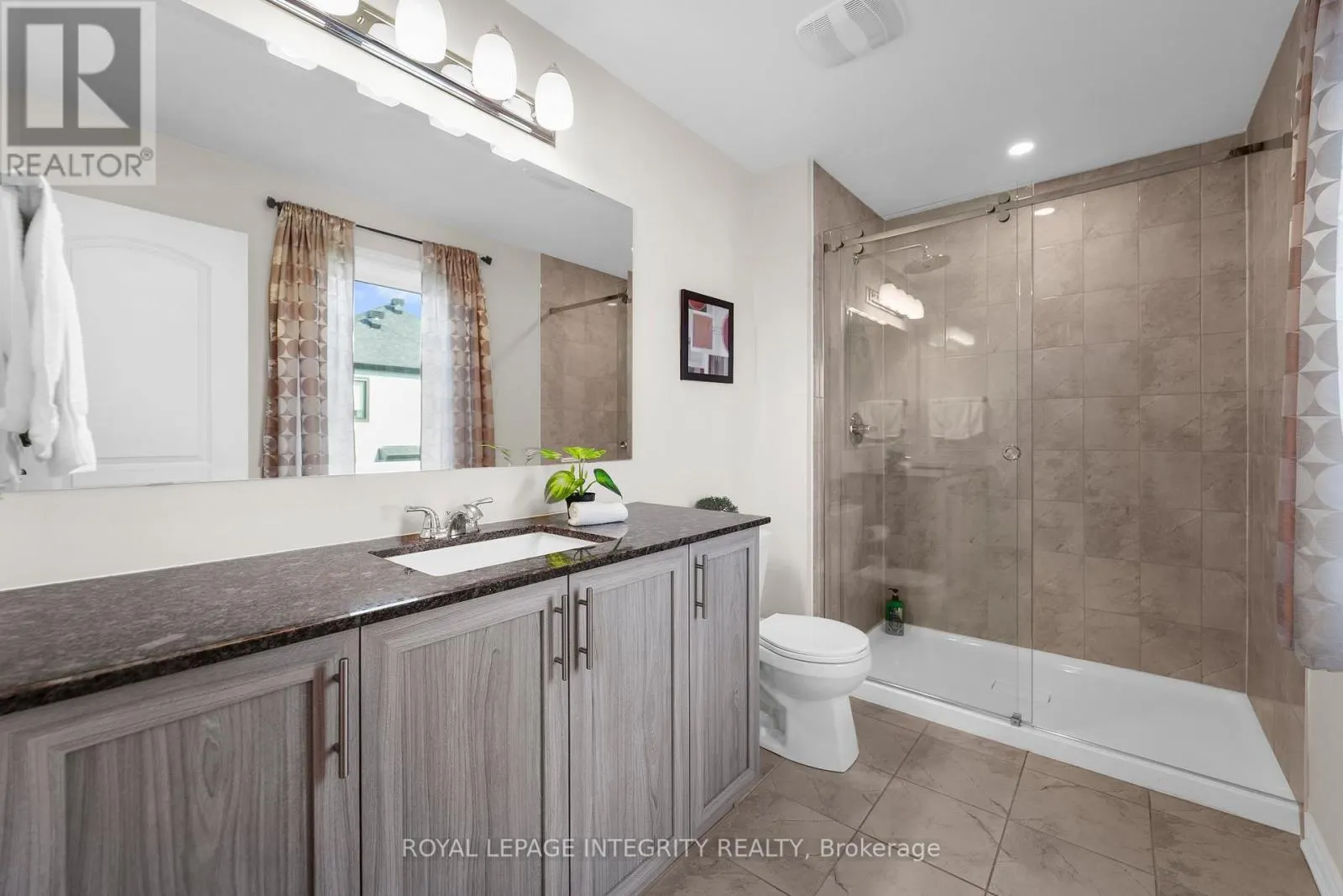 724 VENNECY TERRACE
