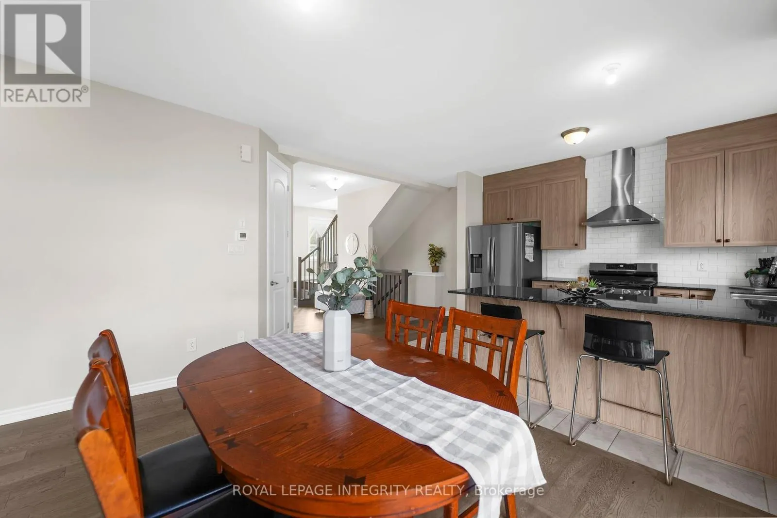 724 VENNECY TERRACE