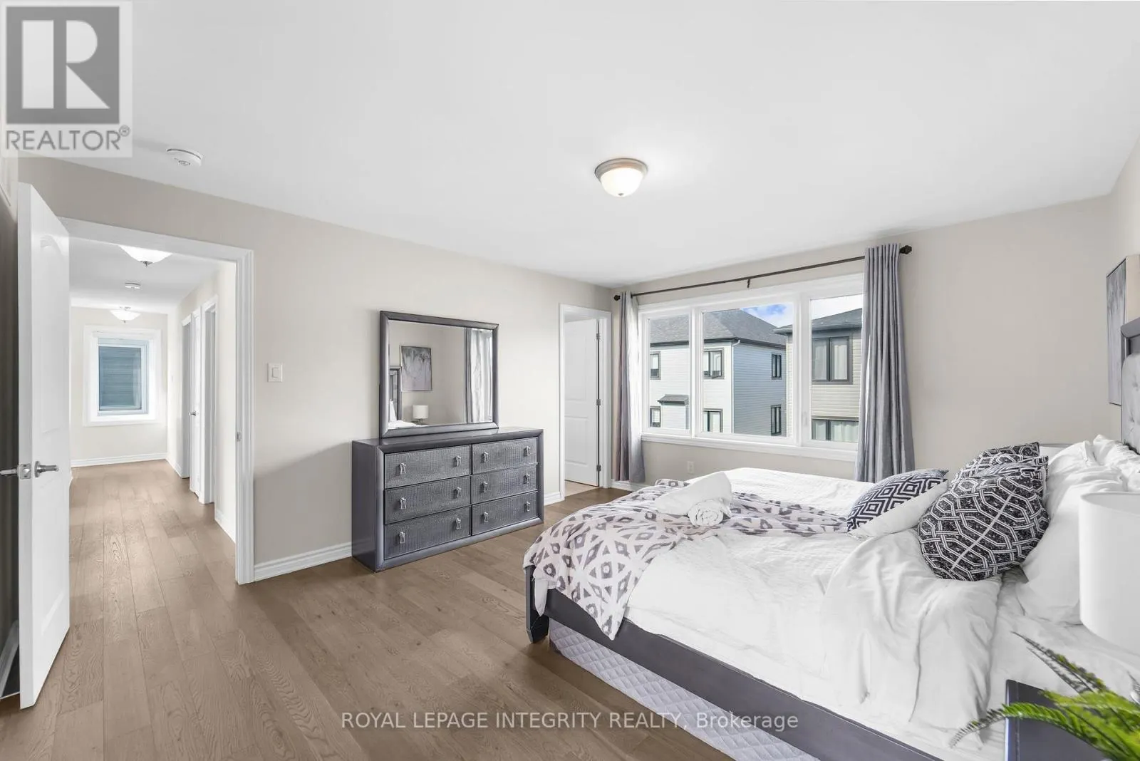 724 VENNECY TERRACE