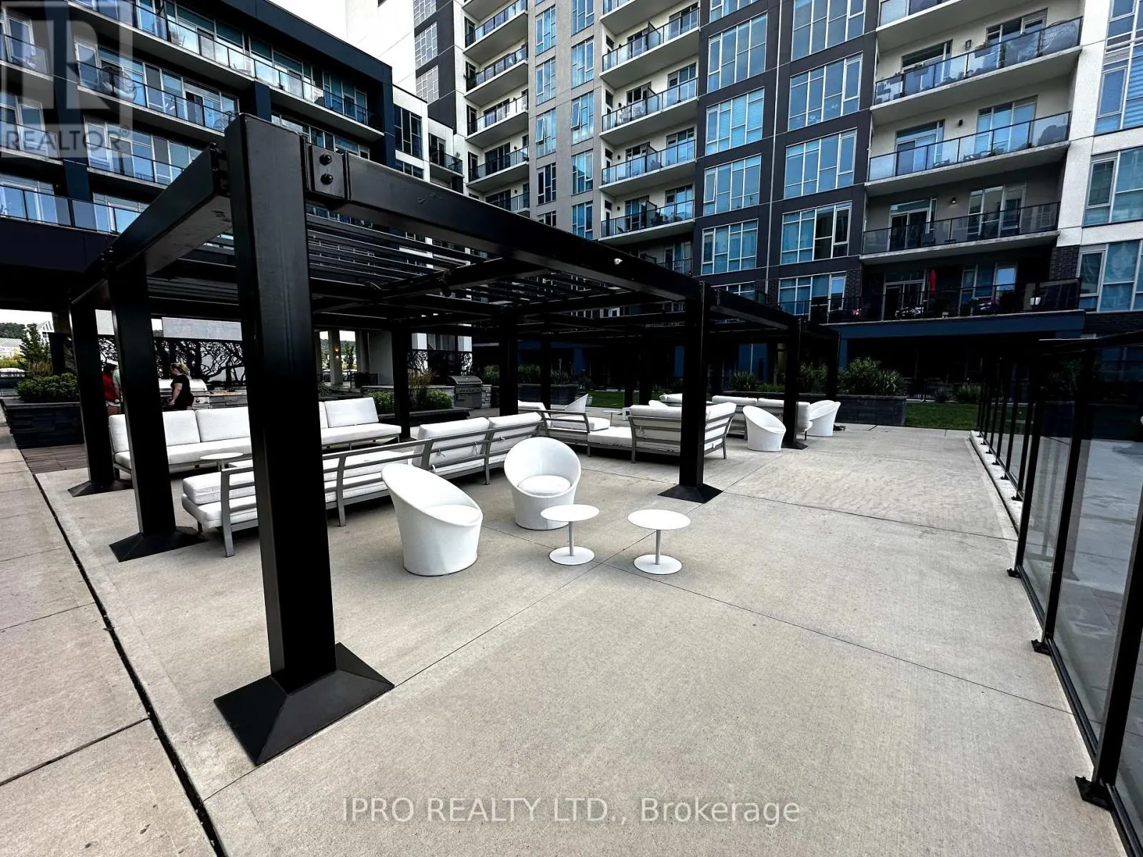 217 - 16 CONCORD PLACE