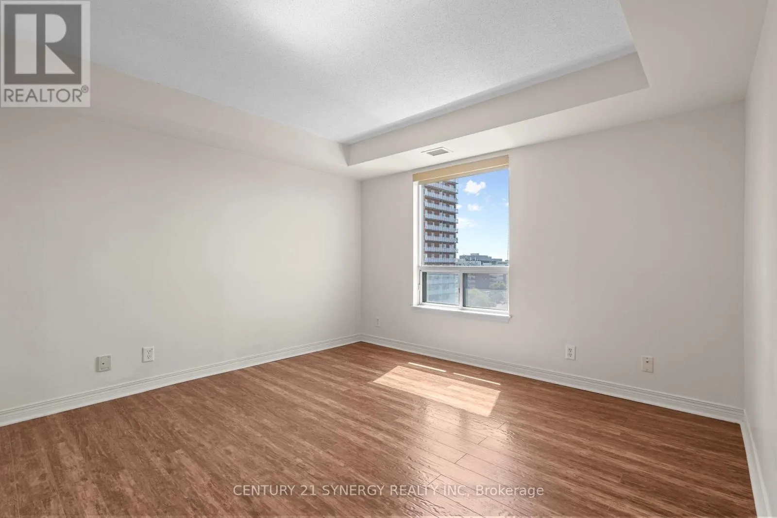 1109 - 429 SOMERSET STREET W