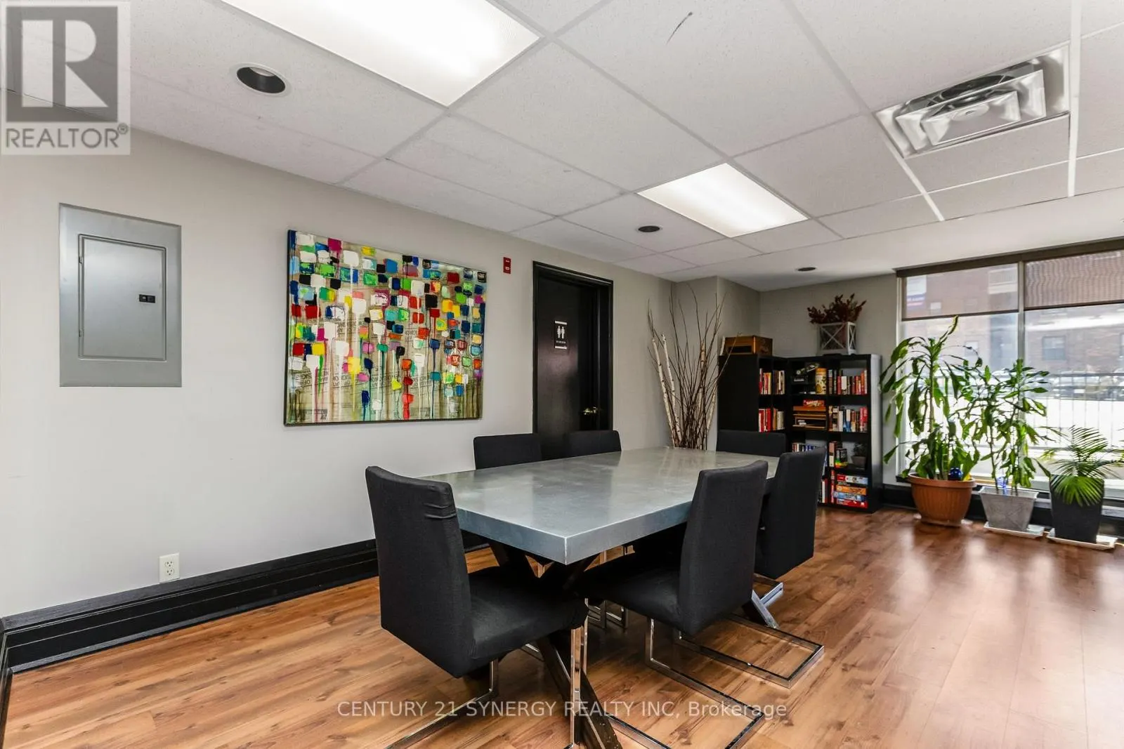 1109 - 429 SOMERSET STREET W