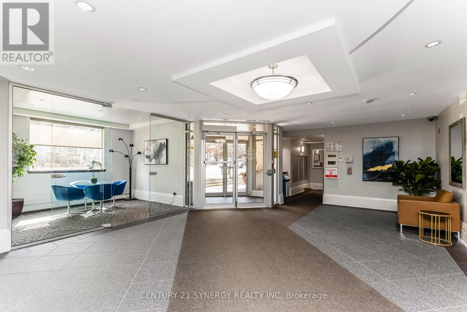 1109 - 429 SOMERSET STREET W