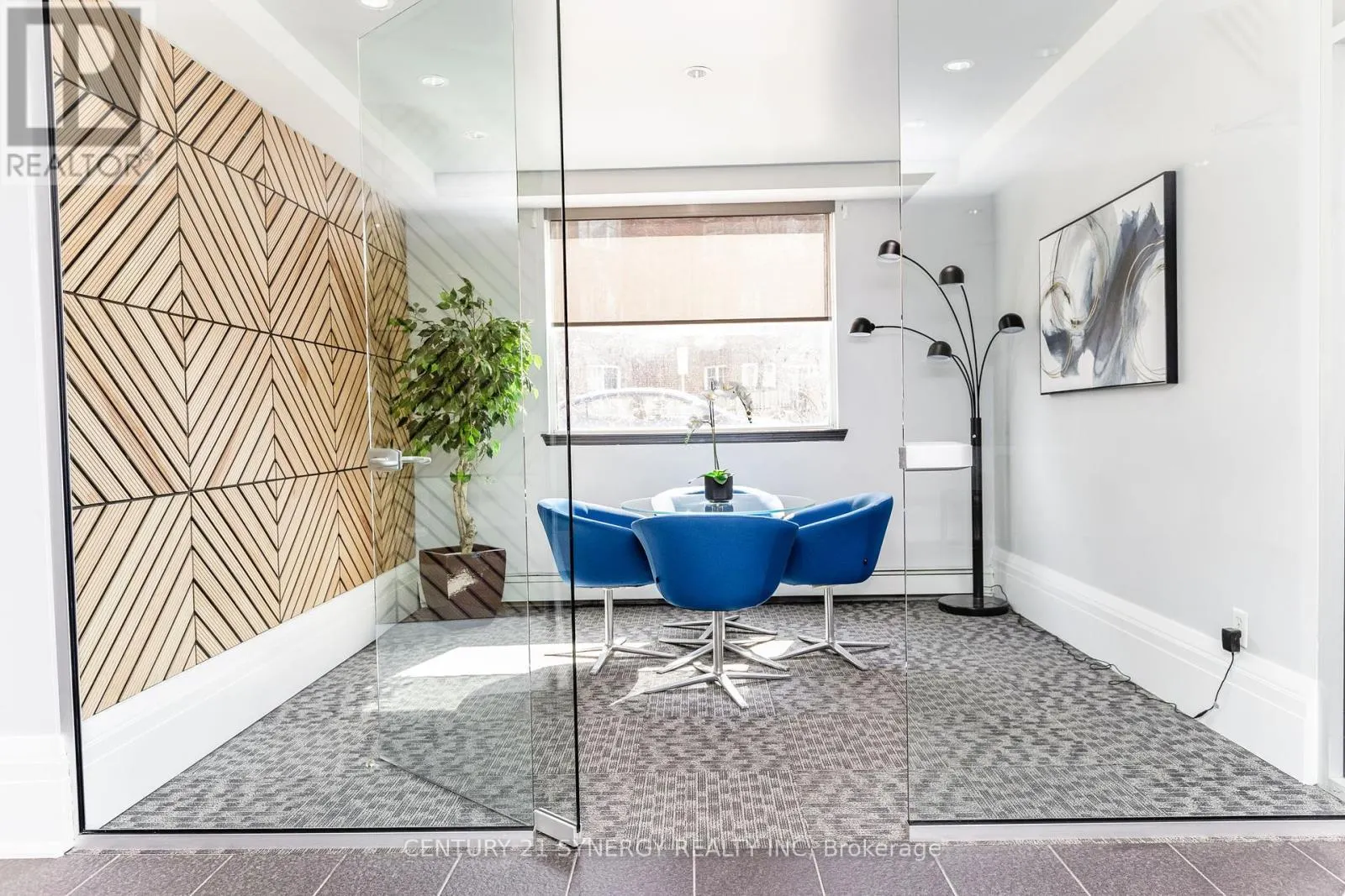 1109 - 429 SOMERSET STREET W