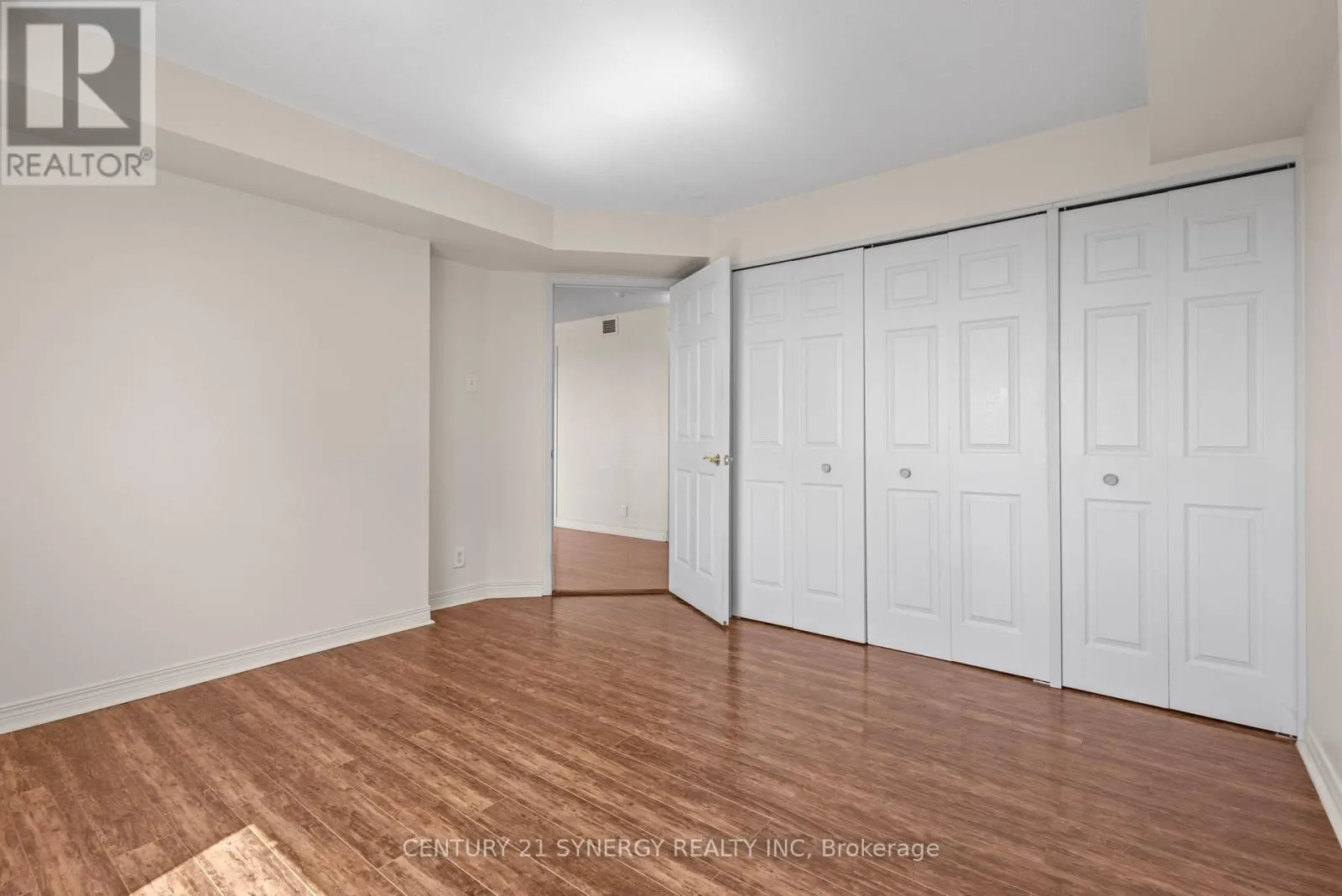1109 - 429 SOMERSET STREET W