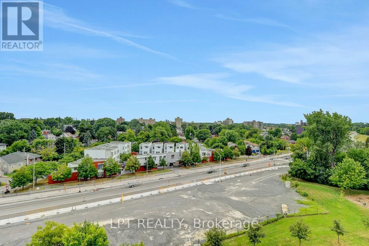 807 - 1100 AMBLESIDE DRIVE