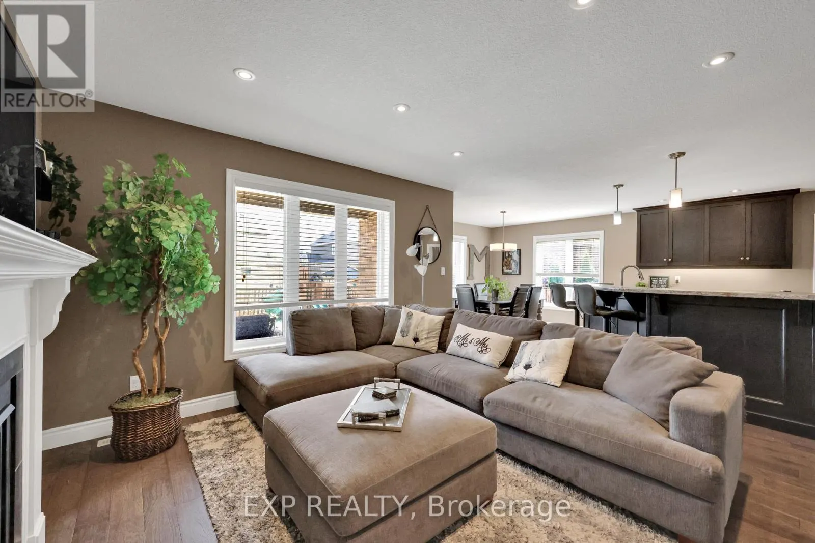 5 OLIVER CRESCENT