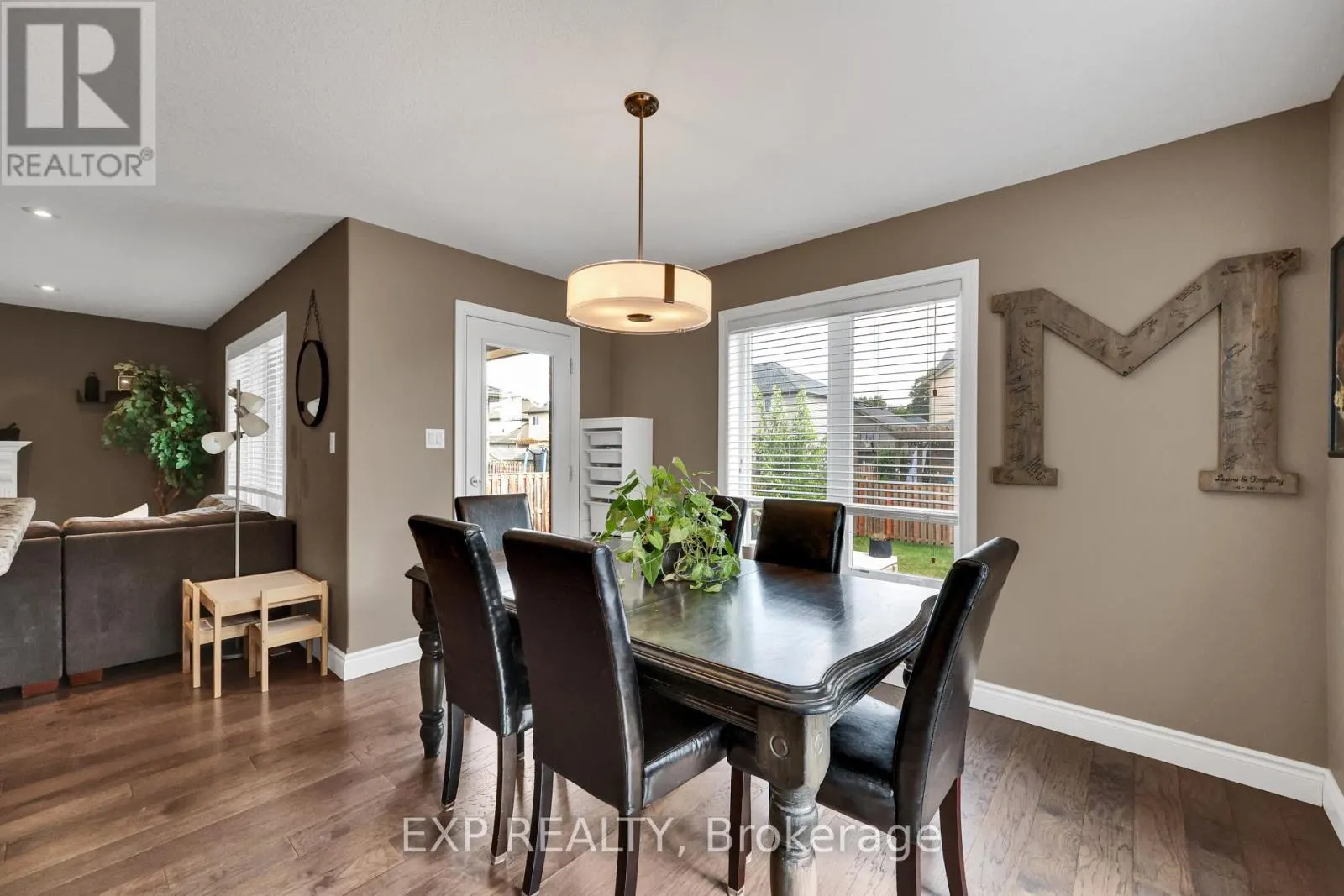 5 OLIVER CRESCENT