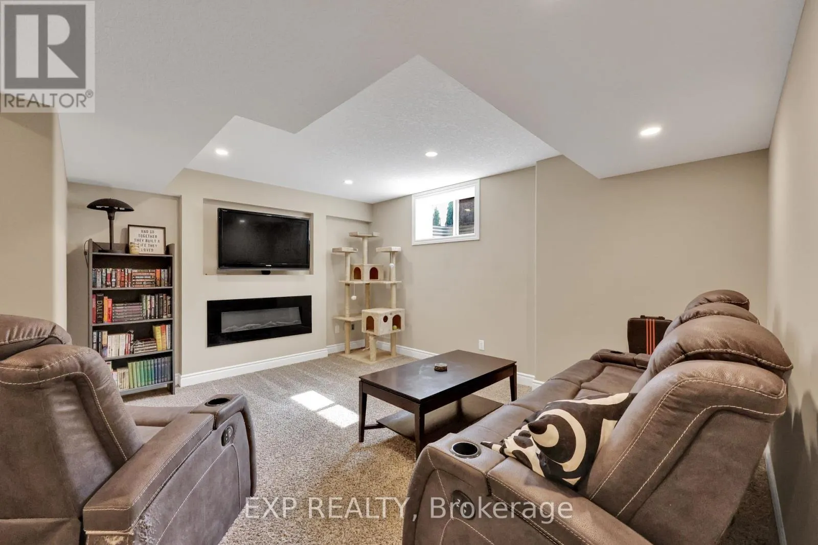 5 OLIVER CRESCENT