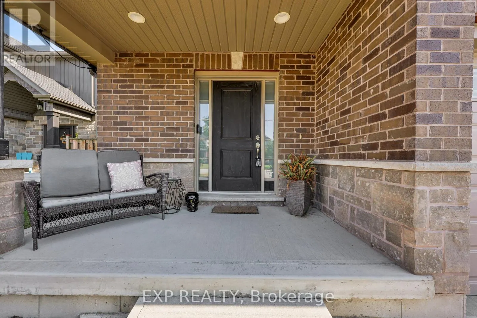 5 OLIVER CRESCENT