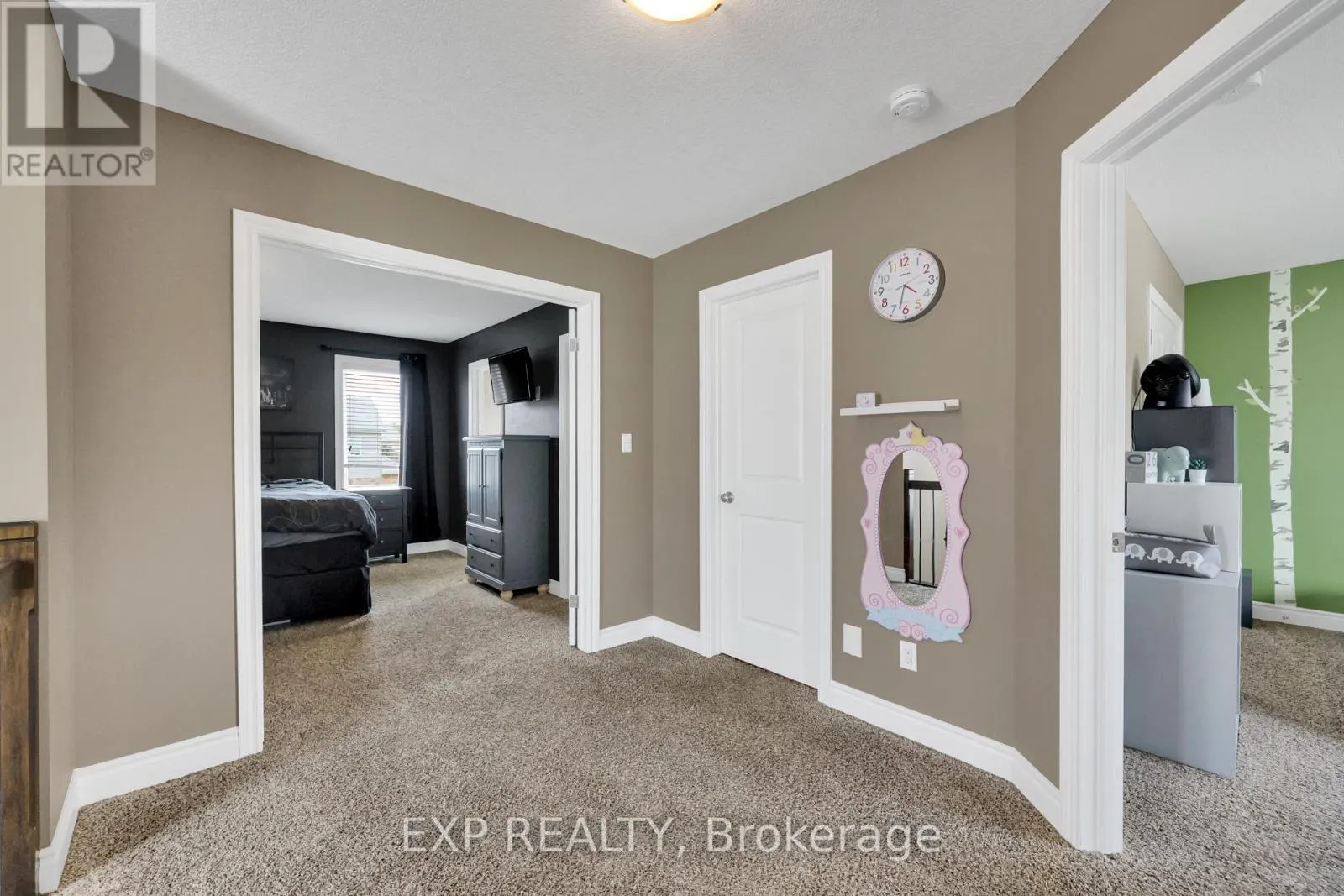 5 OLIVER CRESCENT