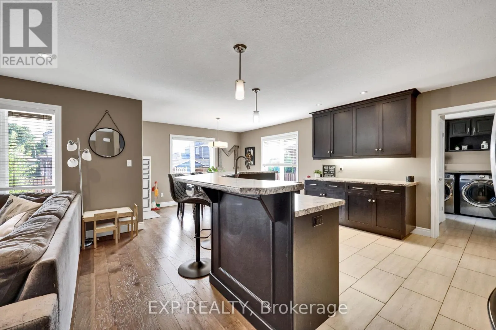 5 OLIVER CRESCENT