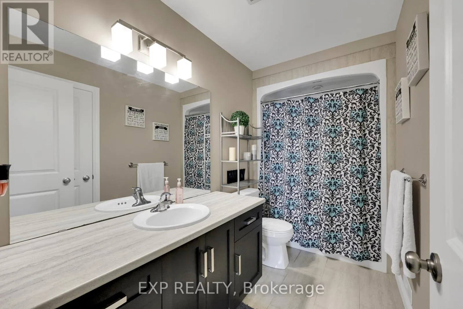 5 OLIVER CRESCENT
