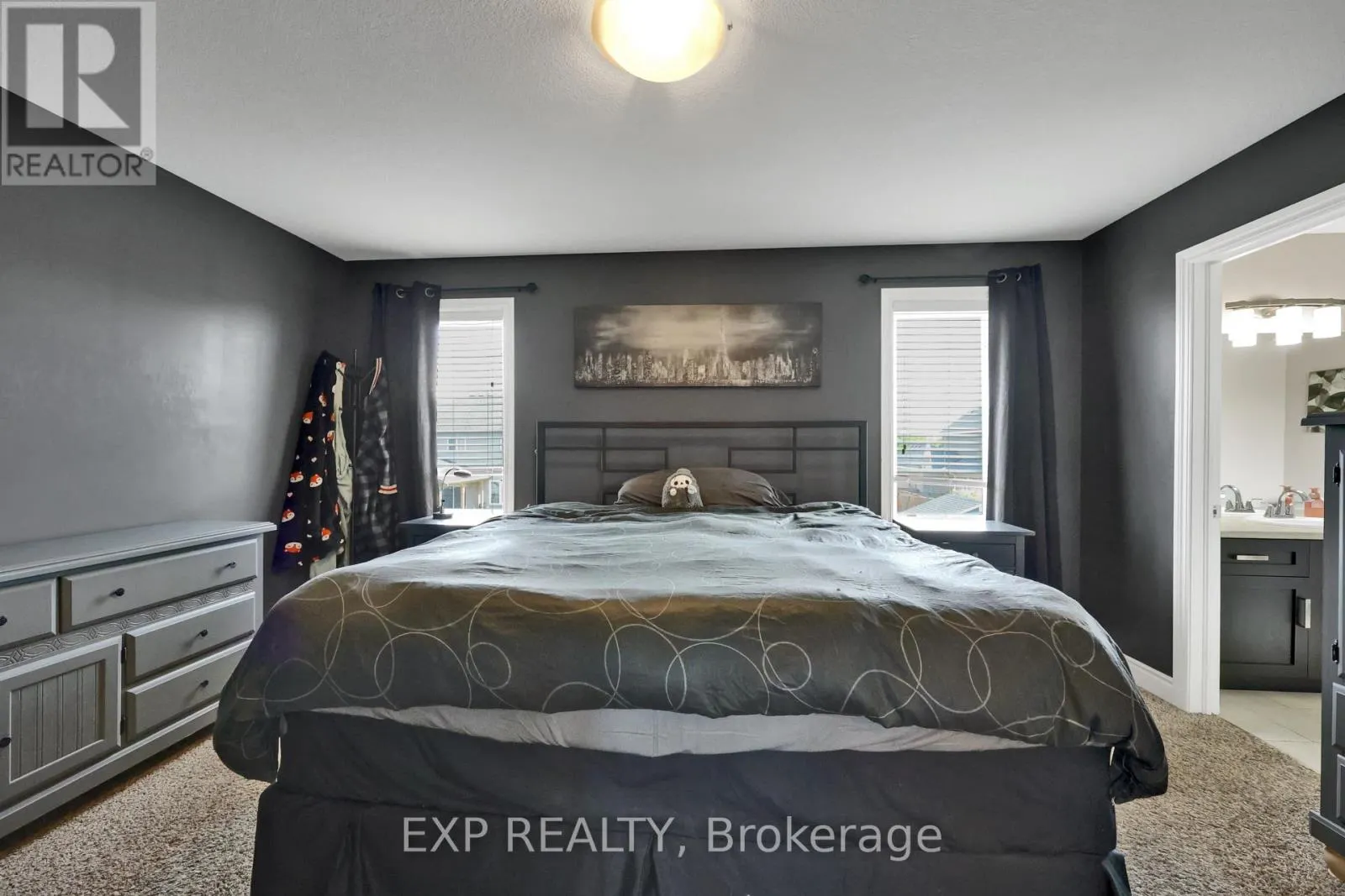 5 OLIVER CRESCENT