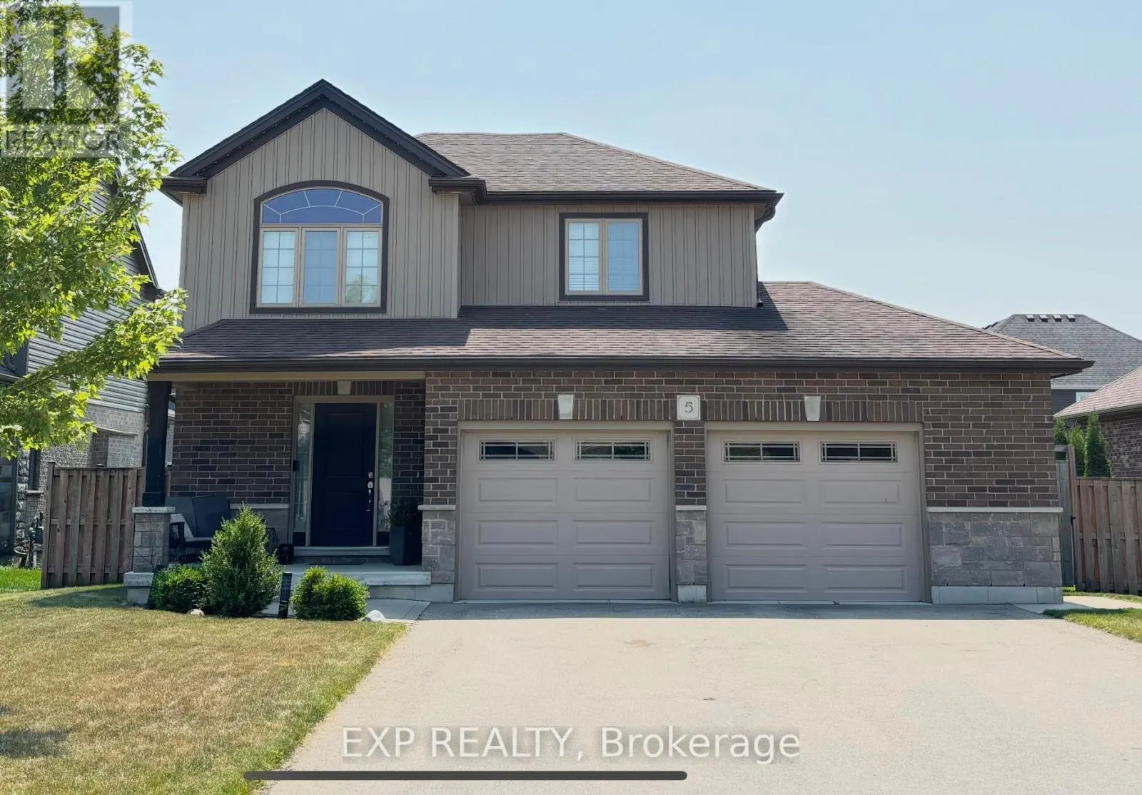 5 OLIVER CRESCENT