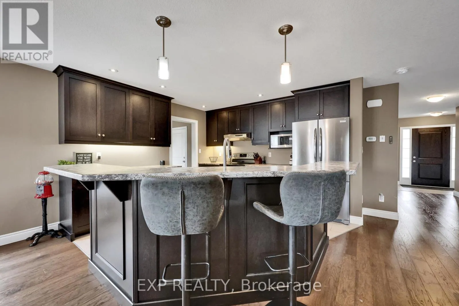5 OLIVER CRESCENT