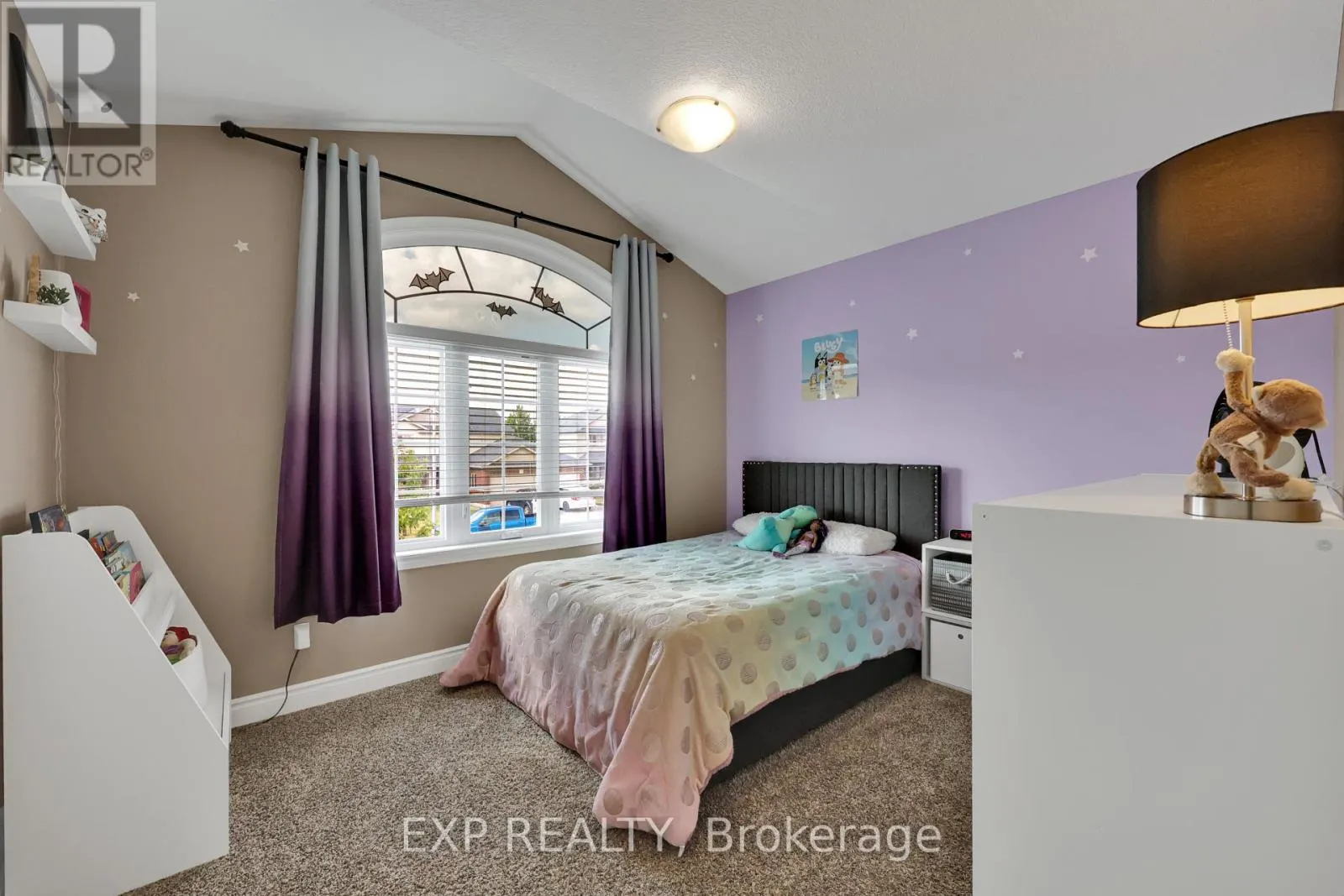 5 OLIVER CRESCENT