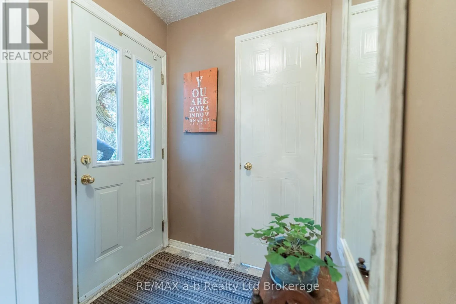 8 - 19 WREN COURT, #8