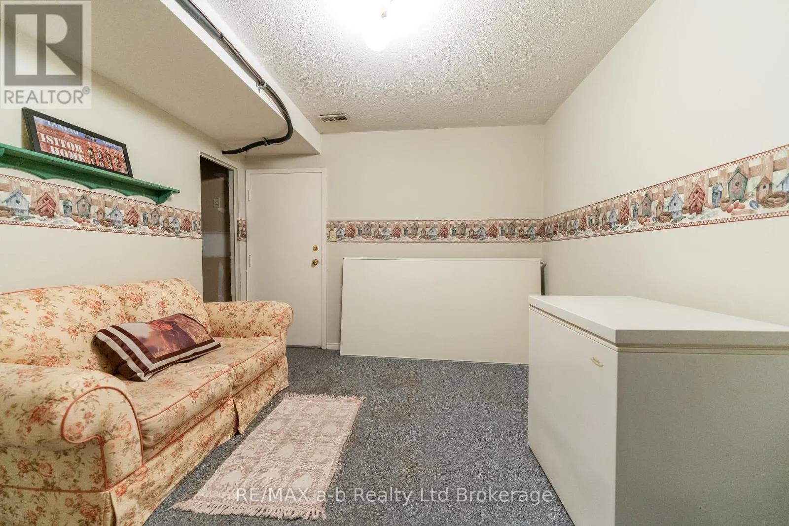 8 - 19 WREN COURT, #8